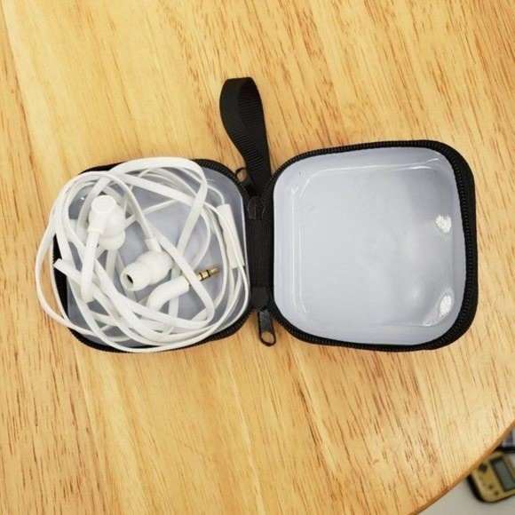 Retro Camera Earbud Earphone Case Coin Purse NWT - Picture 4 of 5